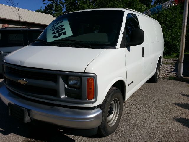 2000 Chevrolet Express 750i 4dr Sdn