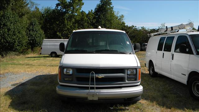 2000 Chevrolet Express Base