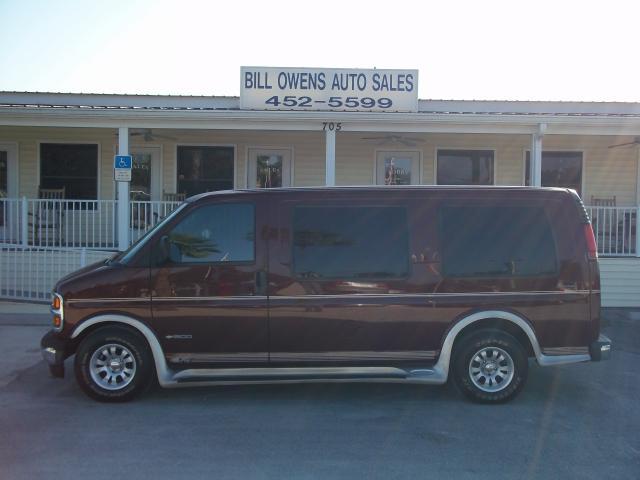 2000 Chevrolet Express 750i 4dr Sdn