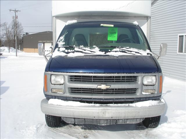 2000 Chevrolet Express Base