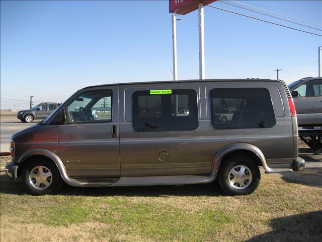 2000 Chevrolet Express Base