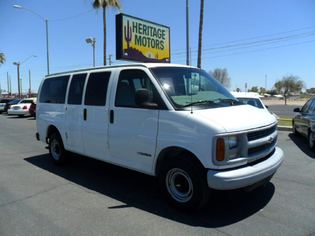 2000 Chevrolet Express LS 4X4