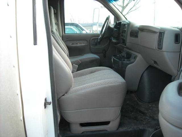 2000 Chevrolet Express Base