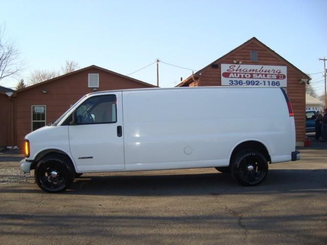 2000 Chevrolet Express Club Cab 155 WB HD 4WD