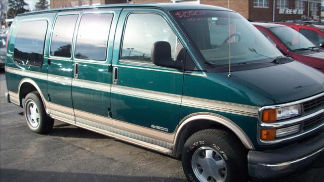 2000 Chevrolet Express Water Truck