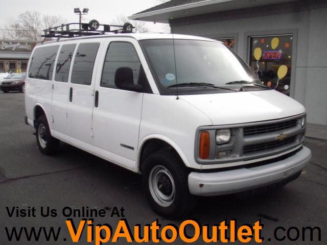 2000 Chevrolet Express SE - Convertible Sharp