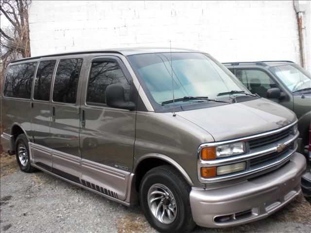 2000 Chevrolet Express Base