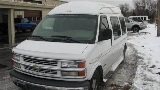 2000 Chevrolet Express Base