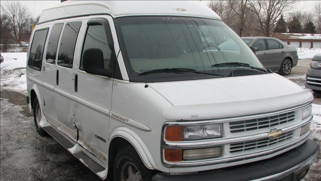 2000 Chevrolet Express Base