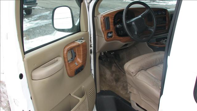 2000 Chevrolet Express Base