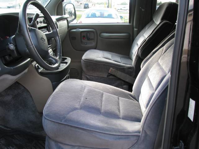 2000 Chevrolet Express Unknown