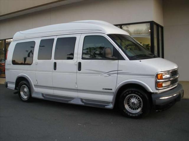 2000 Chevrolet Express Base