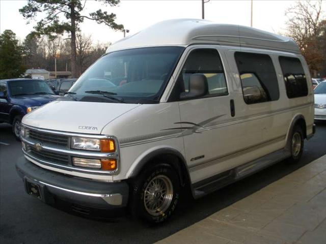 2000 Chevrolet Express Base