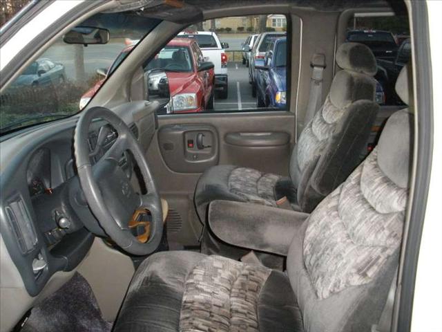 2000 Chevrolet Express Base