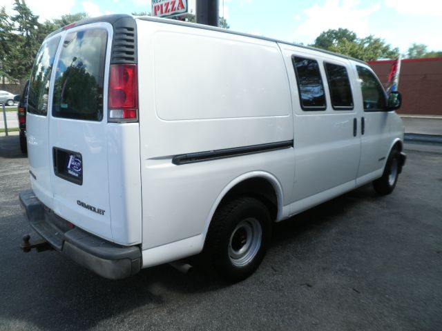 2000 Chevrolet Express 750i 4dr Sdn