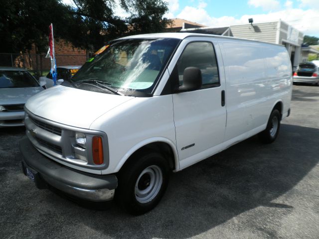 2000 Chevrolet Express 750i 4dr Sdn