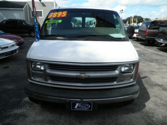 2000 Chevrolet Express 750i 4dr Sdn