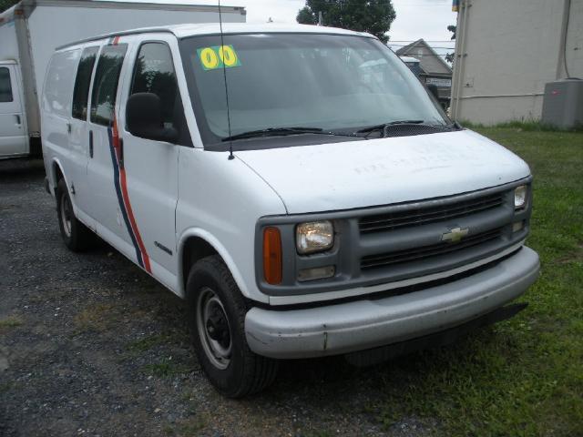 2000 Chevrolet Express REG WB