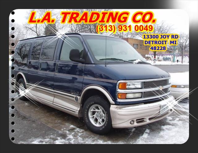 2001 Chevrolet Express Base