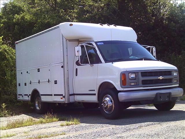 2001 Chevrolet Express Base