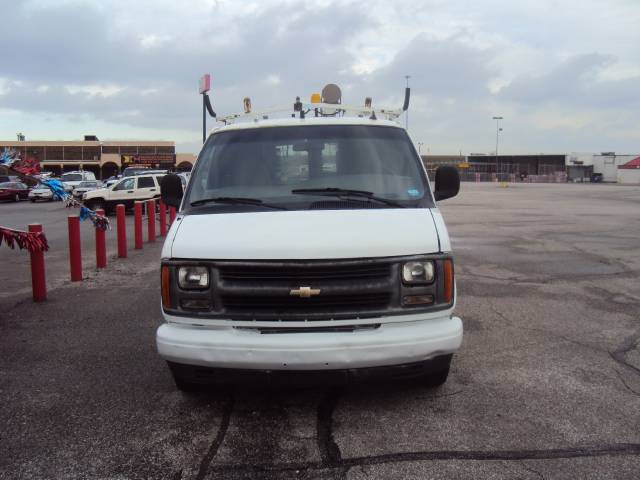 2001 Chevrolet Express Base