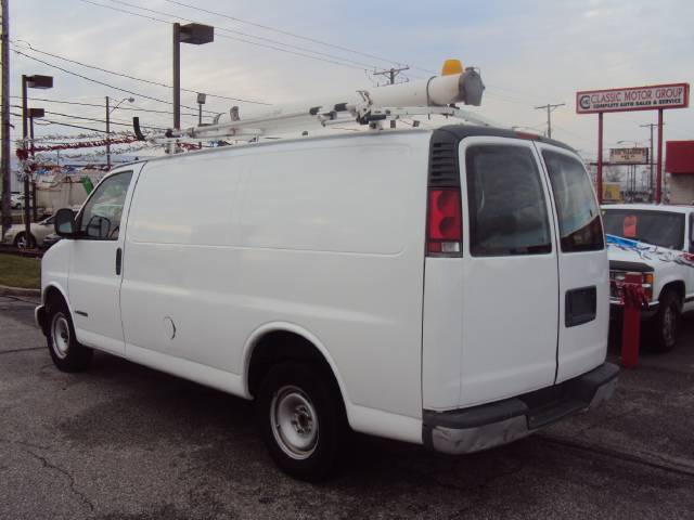 2001 Chevrolet Express Base