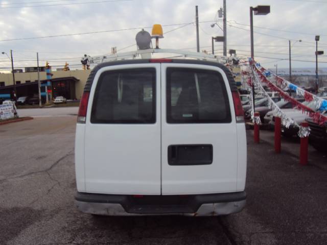 2001 Chevrolet Express Base