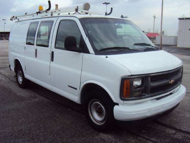 2001 Chevrolet Express Base