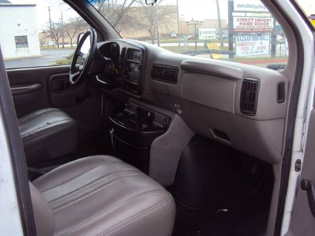 2001 Chevrolet Express Base