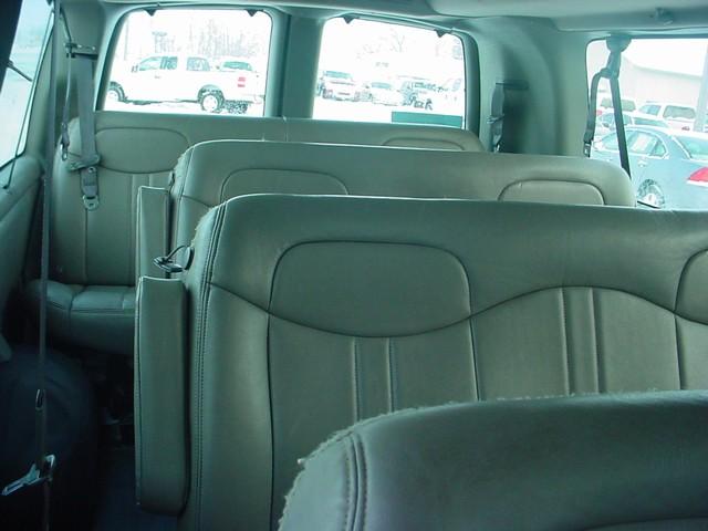 2001 Chevrolet Express Unknown