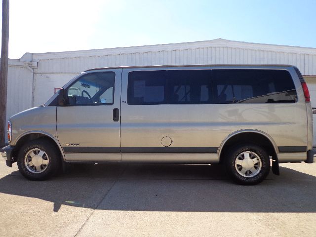 2001 Chevrolet Express Water Truck