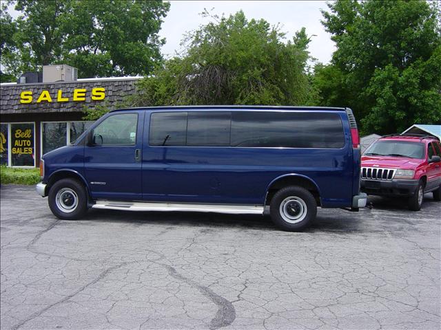 2001 Chevrolet Express Base