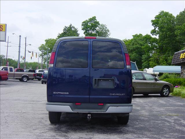 2001 Chevrolet Express Base