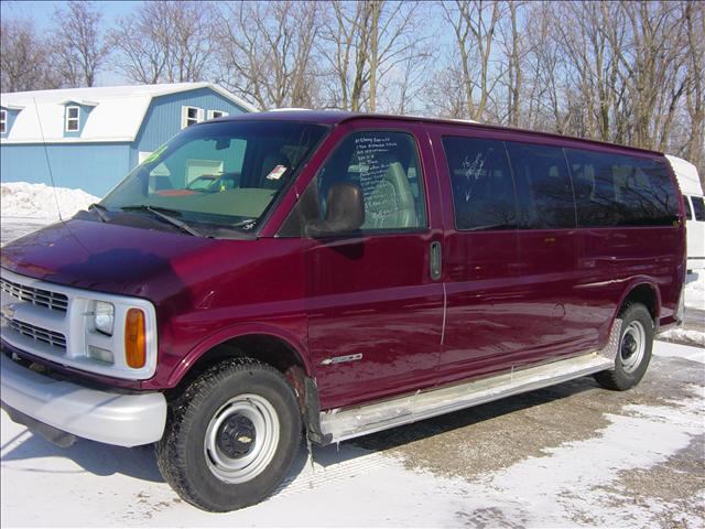 2001 Chevrolet Express Base