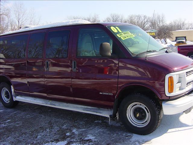 2001 Chevrolet Express Base