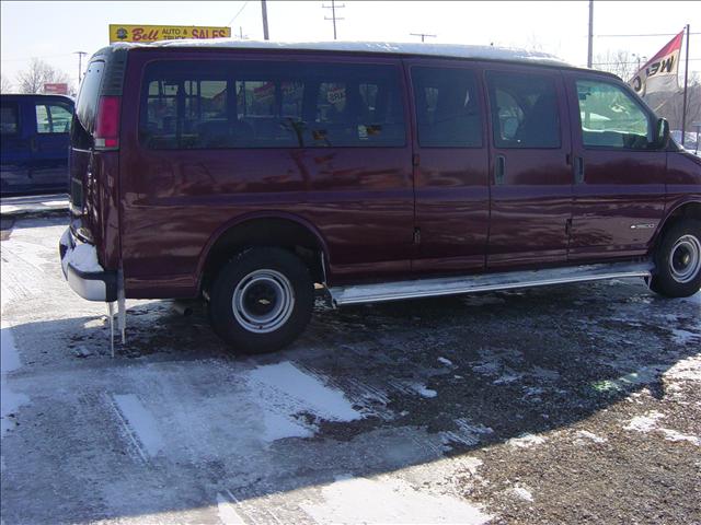 2001 Chevrolet Express Base