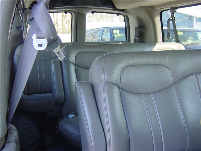 2001 Chevrolet Express Base