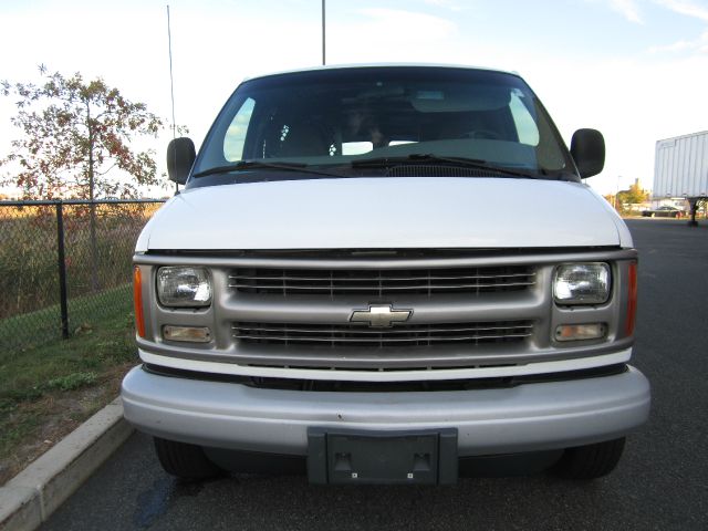 2001 Chevrolet Express REG WB