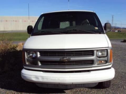 2001 Chevrolet Express Base