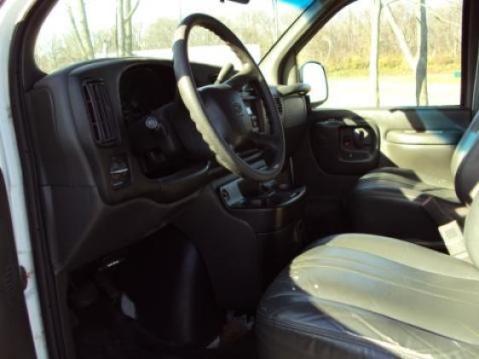 2001 Chevrolet Express Base