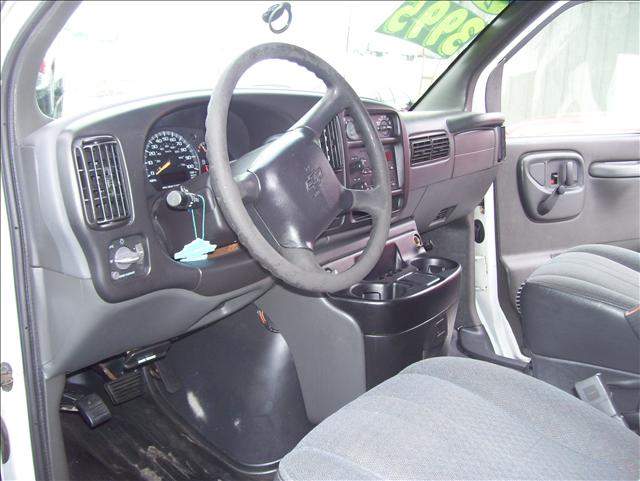 2001 Chevrolet Express Base