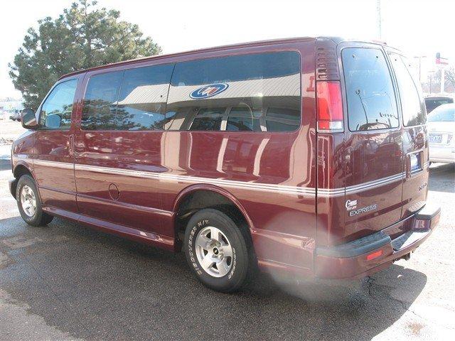 2001 Chevrolet Express SL1