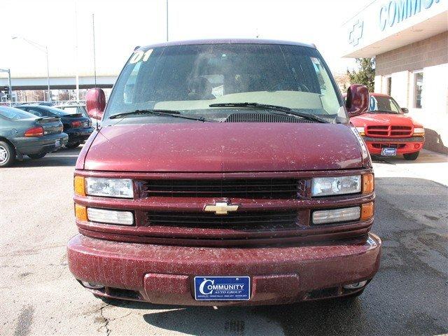 2001 Chevrolet Express SL1