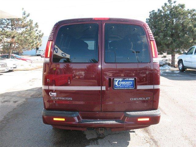 2001 Chevrolet Express SL1