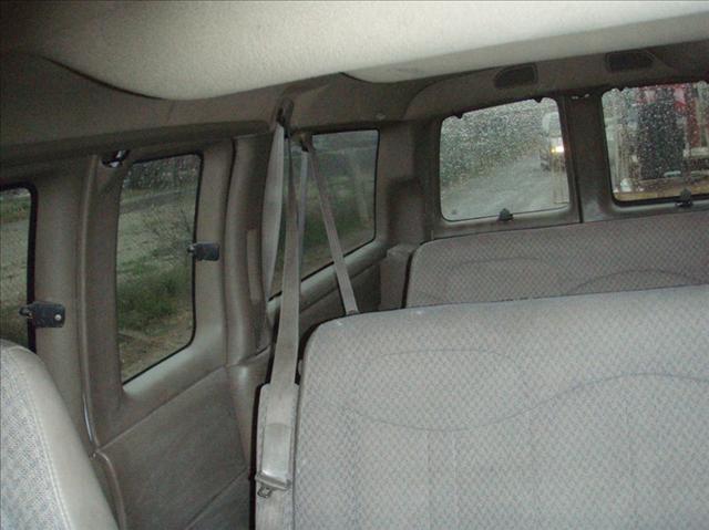 2001 Chevrolet Express Unknown