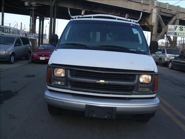 2001 Chevrolet Express Base