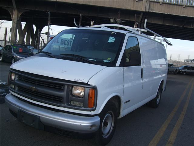 2001 Chevrolet Express Base