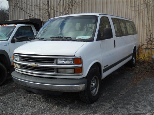 2001 Chevrolet Express Base