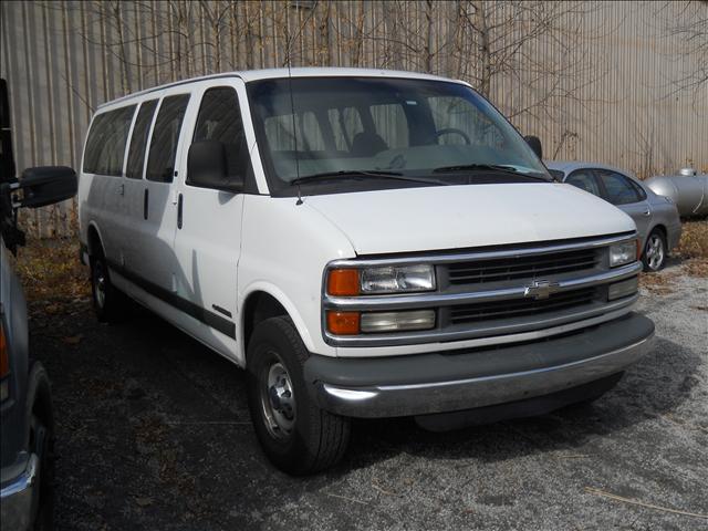 2001 Chevrolet Express Base