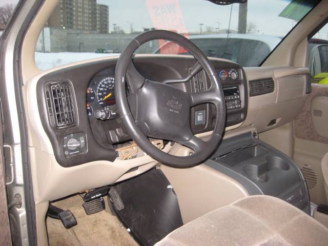 2001 Chevrolet Express SL1